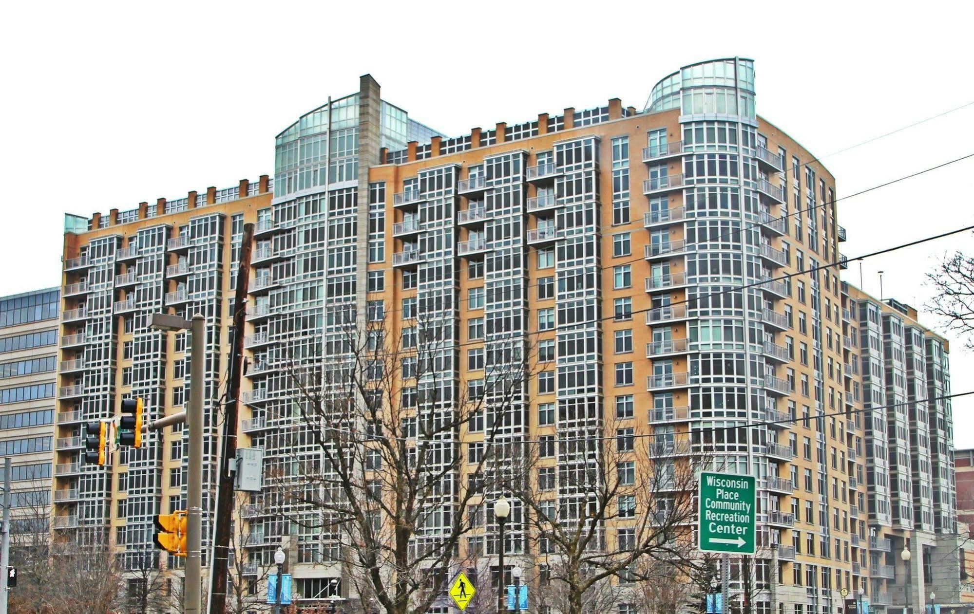 Weichert Suites At Wisconsin Place Chevy Chase Luaran gambar