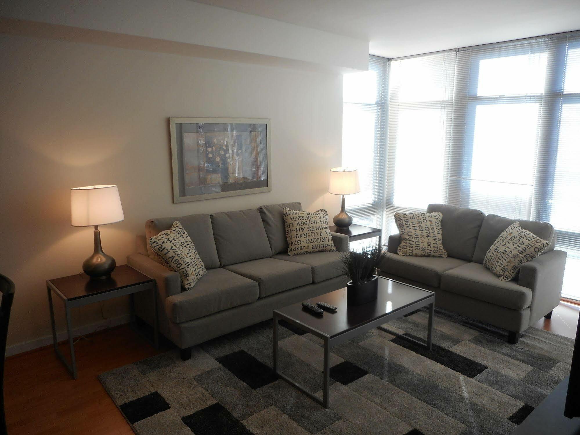 Weichert Suites At Wisconsin Place Chevy Chase Luaran gambar