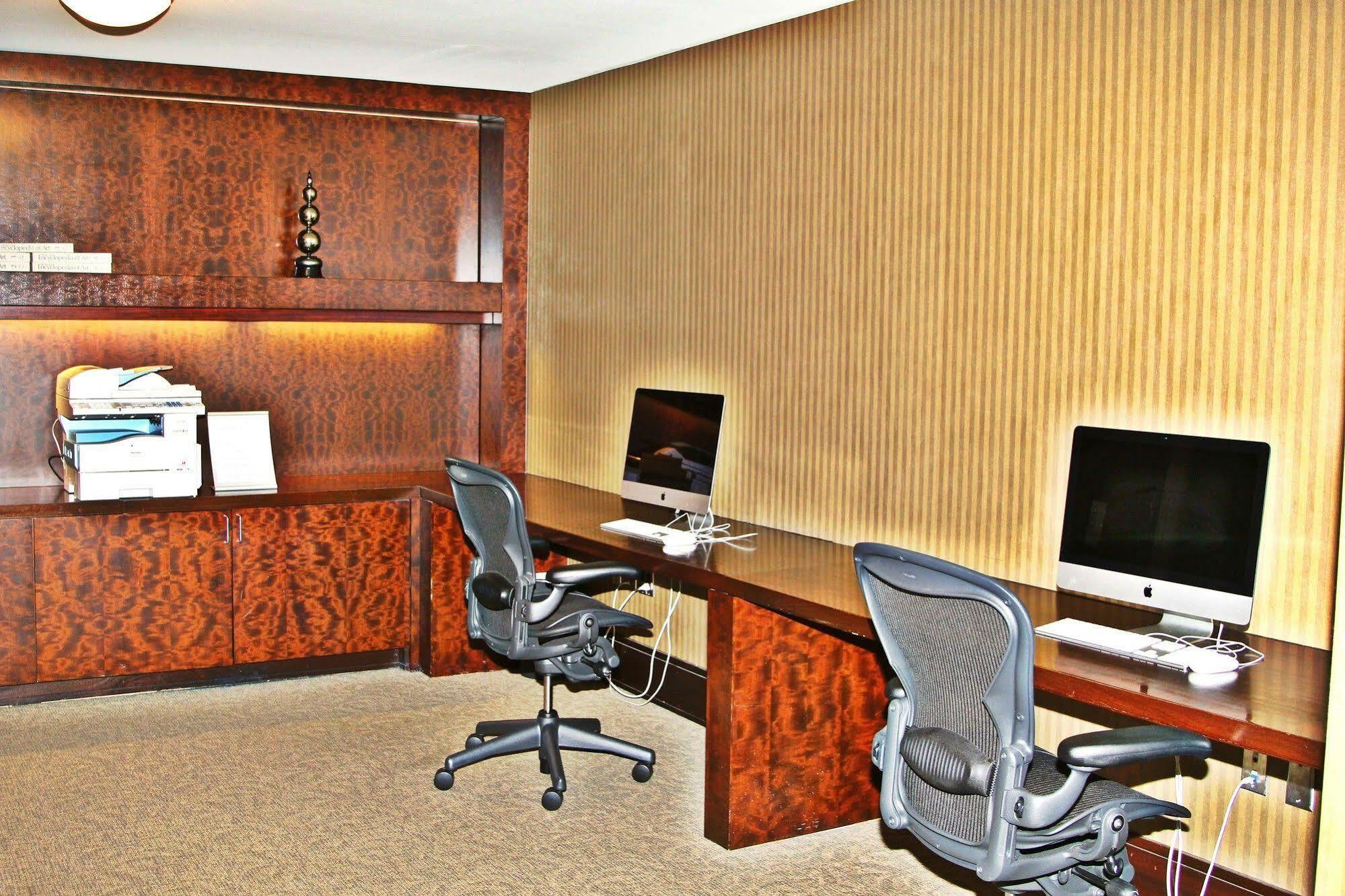 Weichert Suites At Wisconsin Place Chevy Chase Luaran gambar
