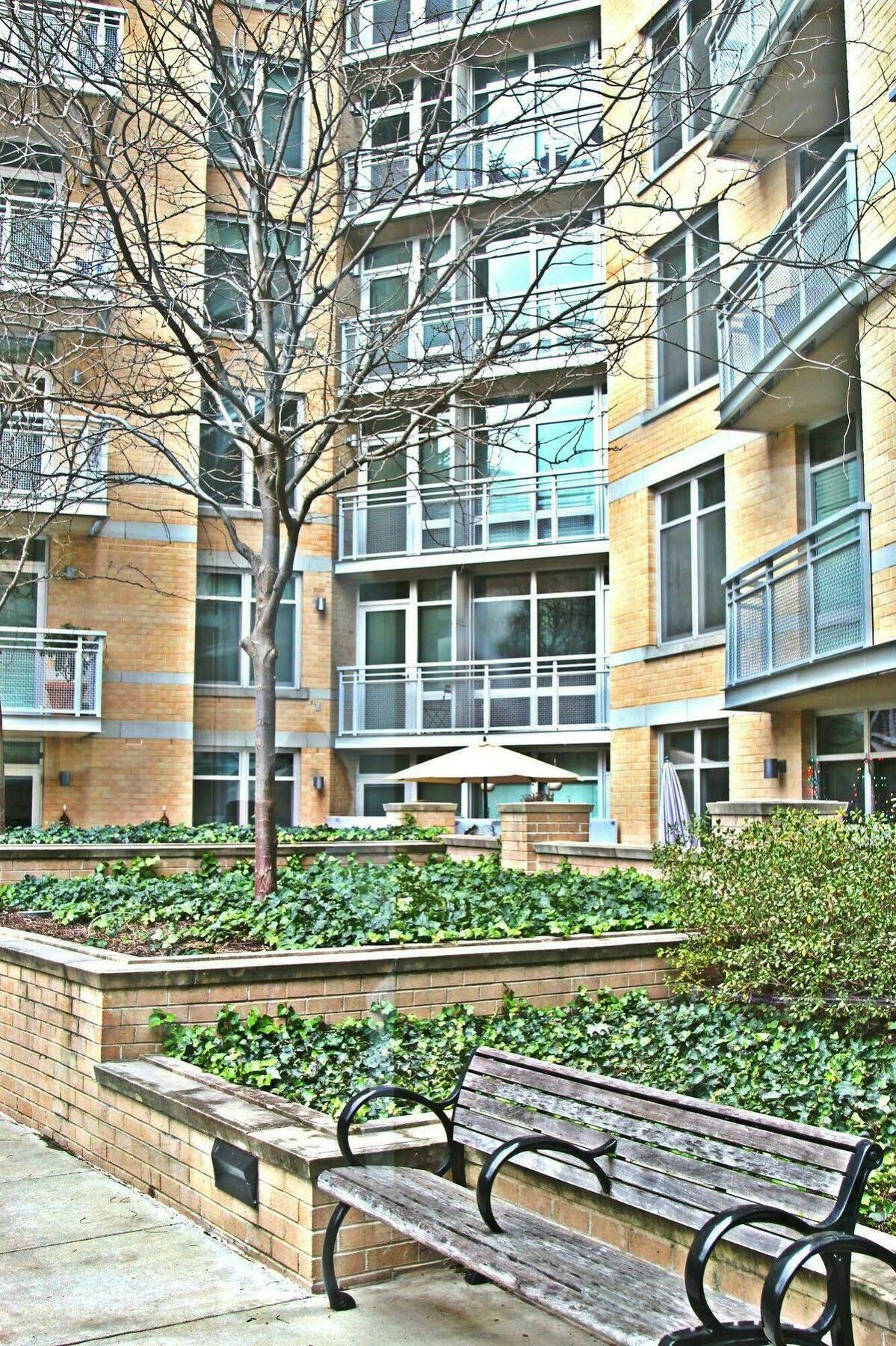 Weichert Suites At Wisconsin Place Chevy Chase Luaran gambar